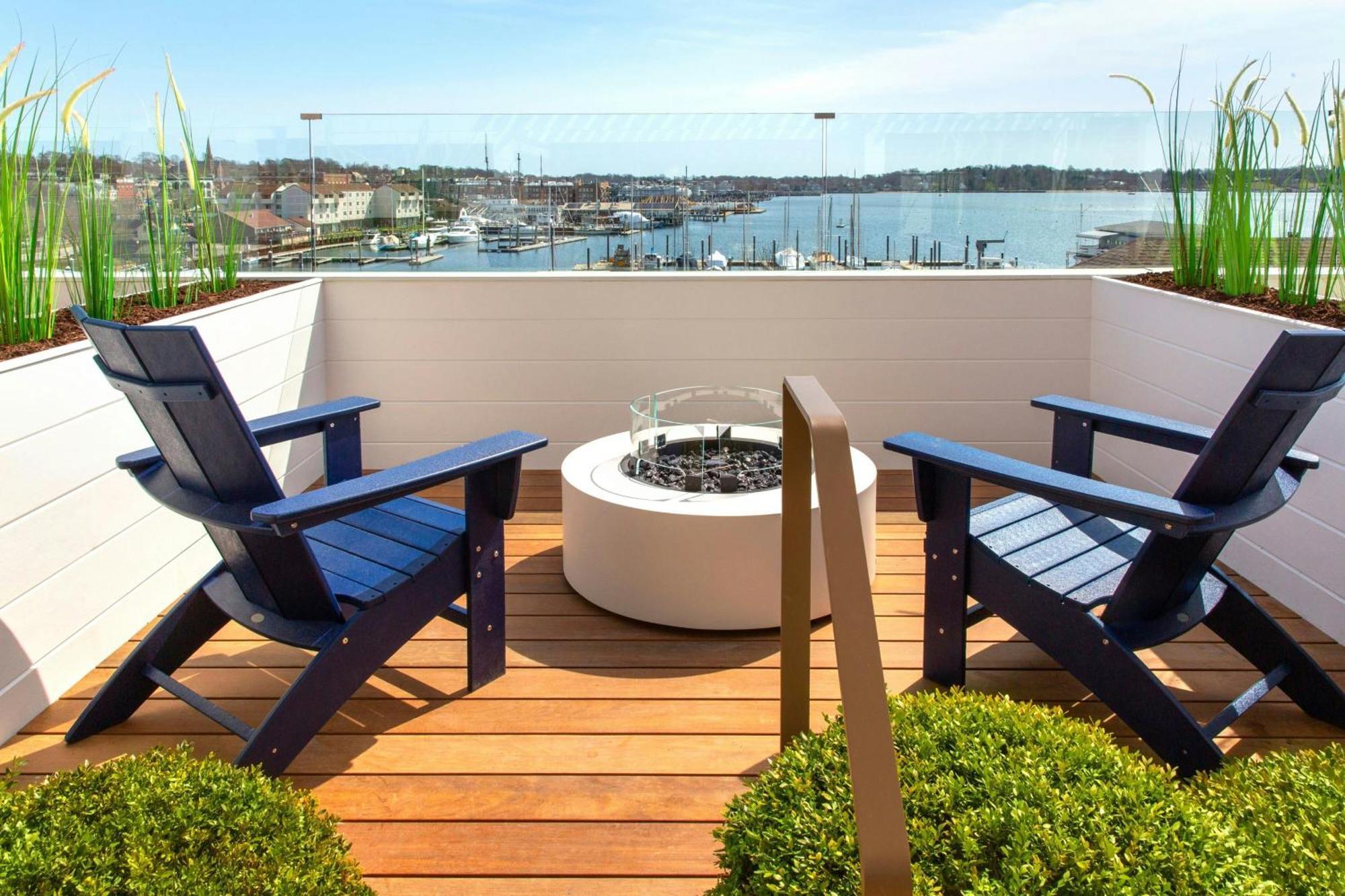 Marriott & Hotel Newport